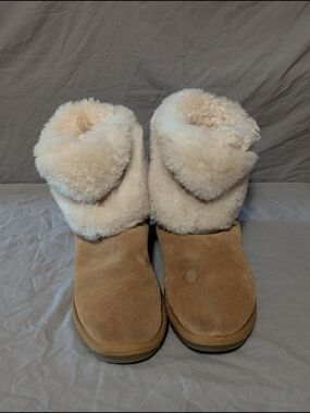 Women's Shearling-Lined Suede Booties in Light Brown